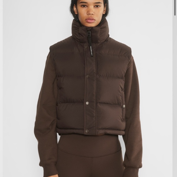 Aritzia Jackets & Blazers - Super Puff Shorty Large
